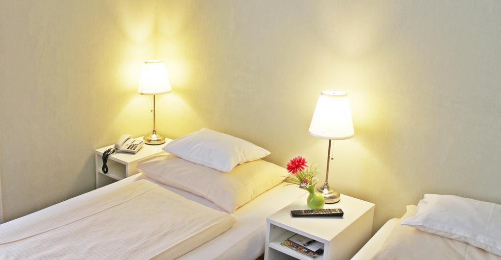 Pension Hotel Mariahilf Wien Ngoại thất bức ảnh